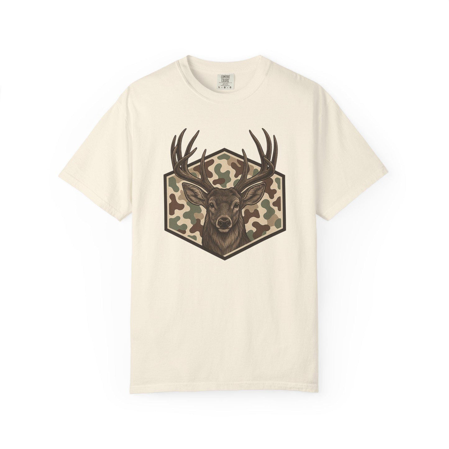 Buck Deer Head with Camo Shield TShirt Retro Vintage  Hunting Outdoors Tshirt