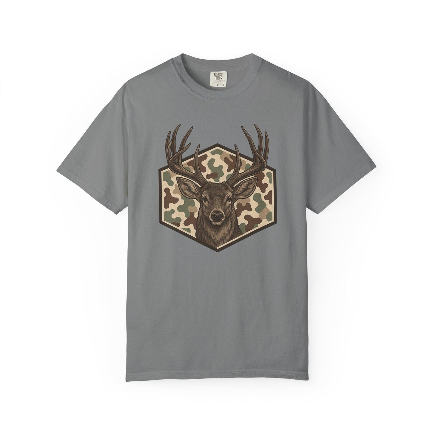 Buck Deer Head with Camo Shield TShirt Retro Vintage  Hunting Outdoors Tshirt