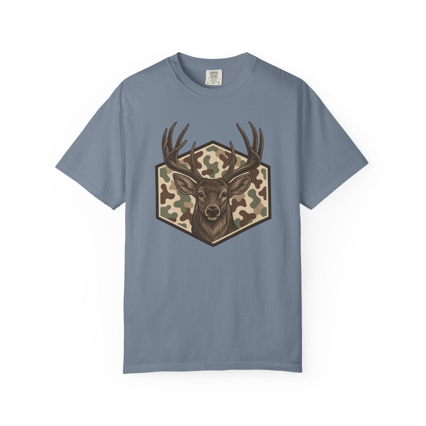 Buck Deer Head with Camo Shield TShirt Retro Vintage  Hunting Outdoors Tshirt