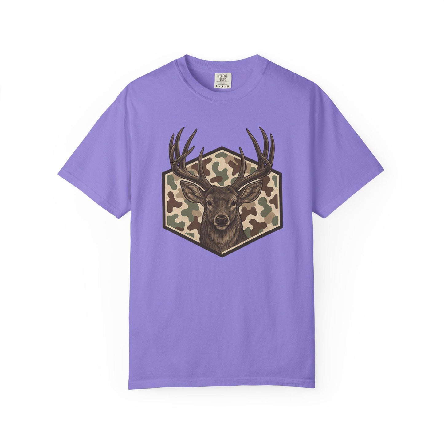 Buck Deer Head with Camo Shield TShirt Retro Vintage  Hunting Outdoors Tshirt