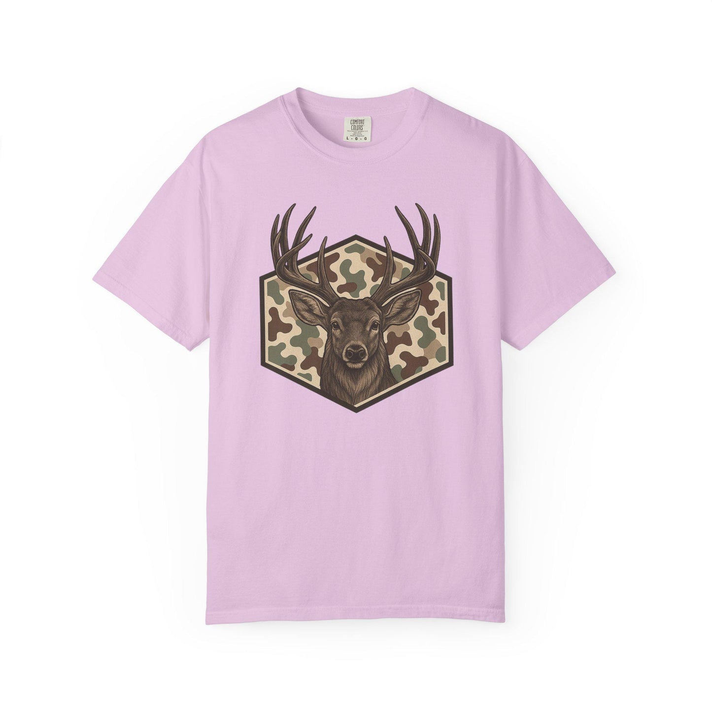 Buck Deer Head with Camo Shield TShirt Retro Vintage  Hunting Outdoors Tshirt