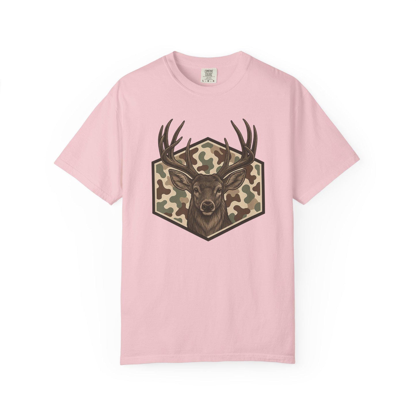 Buck Deer Head with Camo Shield TShirt Retro Vintage  Hunting Outdoors Tshirt
