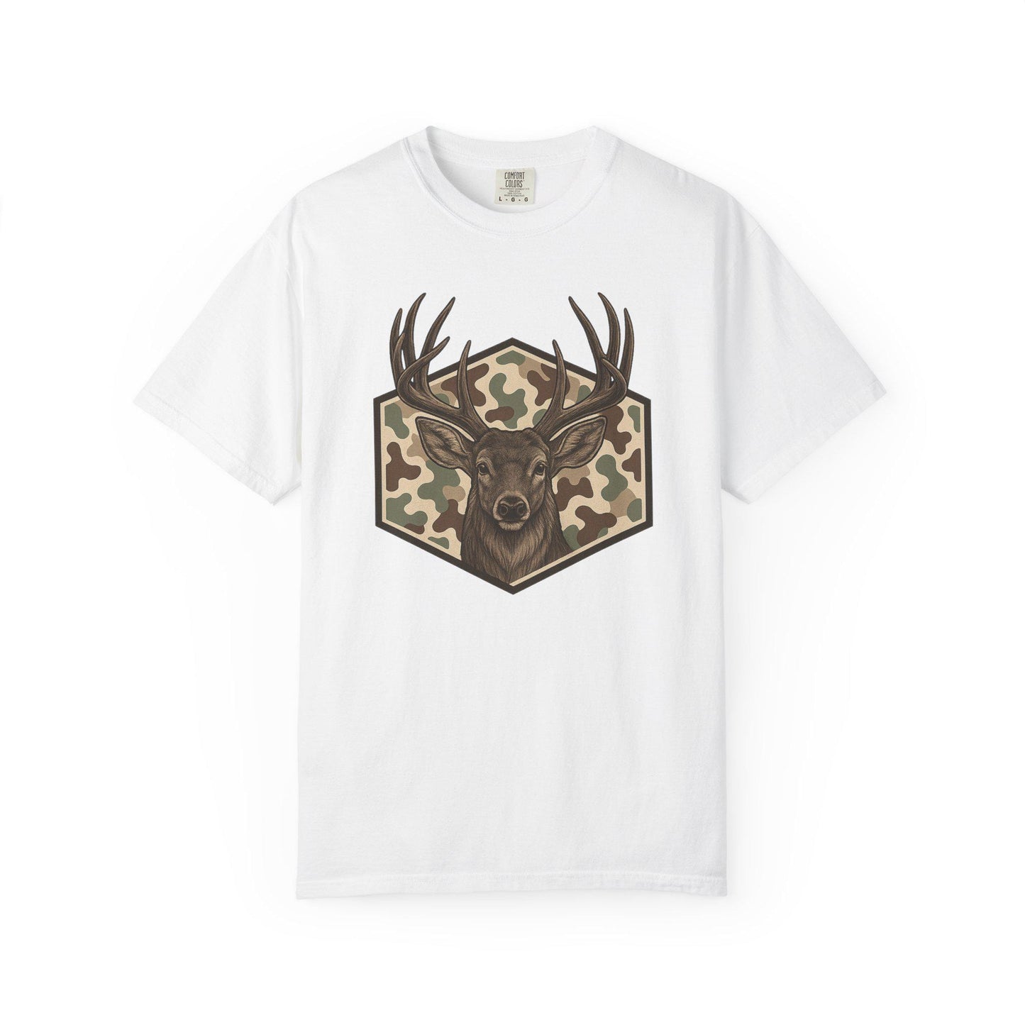 Buck Deer Head with Camo Shield TShirt Retro Vintage  Hunting Outdoors Tshirt