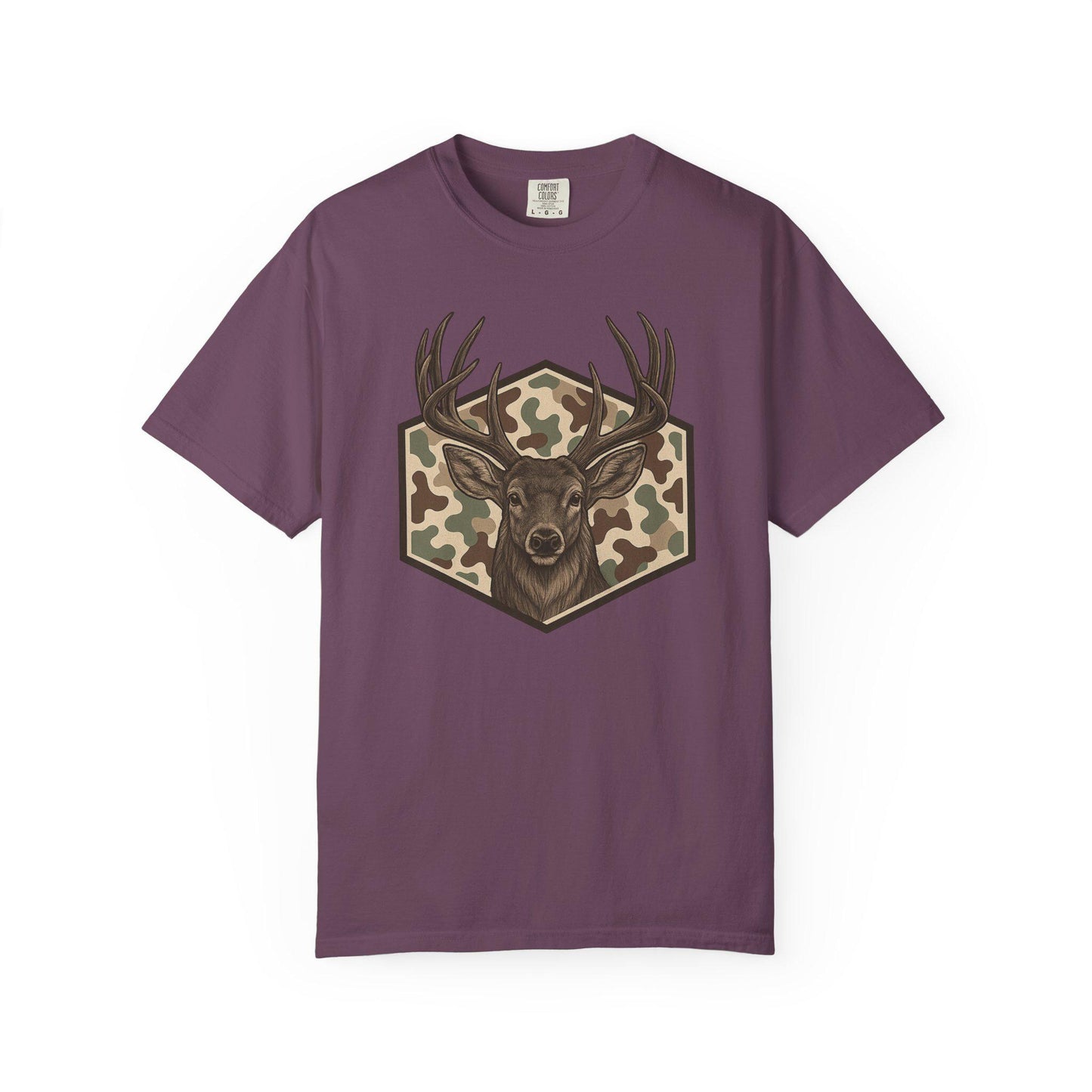 Buck Deer Head with Camo Shield TShirt Retro Vintage  Hunting Outdoors Tshirt